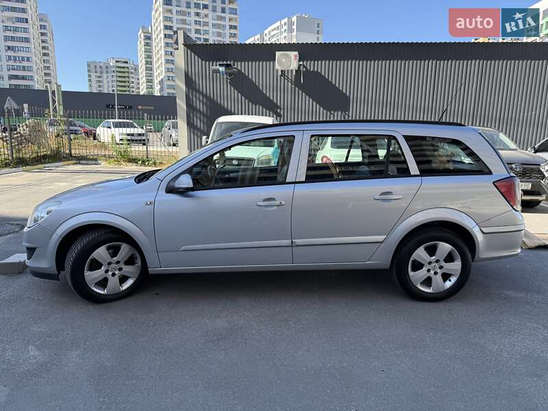 Универсал Opel Astra 2008 в Киеве