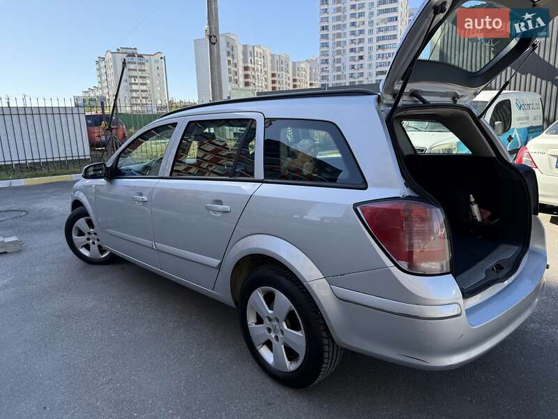 Универсал Opel Astra 2008 в Киеве