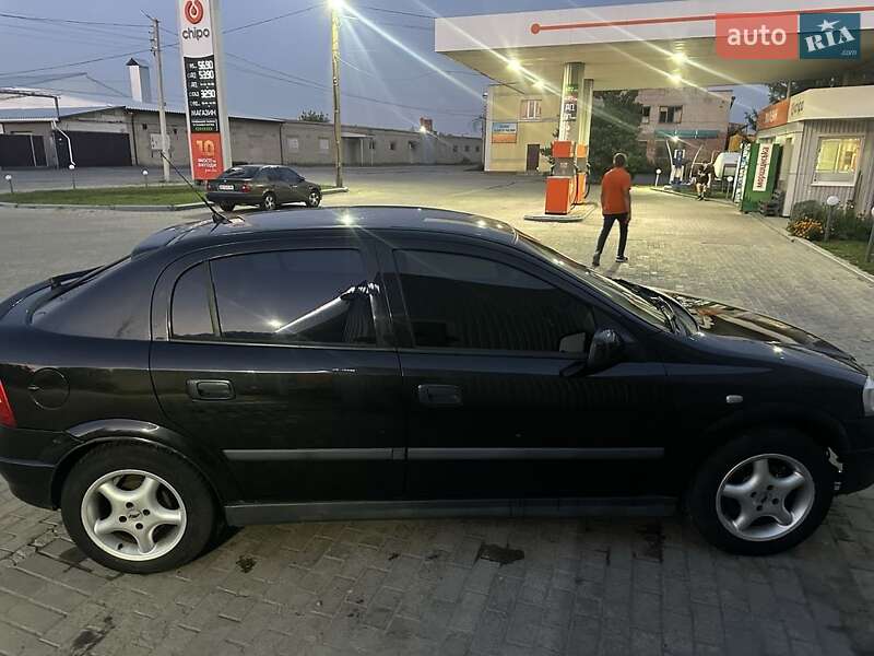 Хетчбек Opel Astra 2004 в Козятині