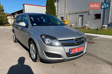 Универсал Opel Astra 2010 в 