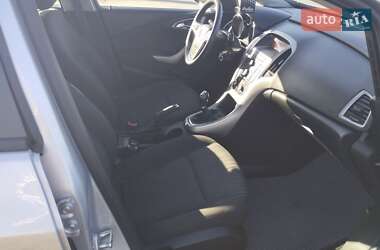 Хэтчбек Opel Astra 2010 в 