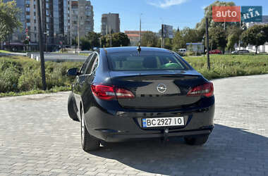 Седан Opel Astra 2012 в 