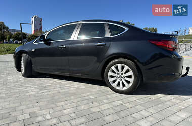 Седан Opel Astra 2012 в 