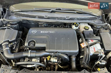 Седан Opel Astra 2012 в 