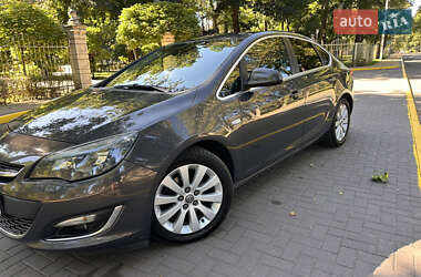 Седан Opel Astra 2013 в Киеве