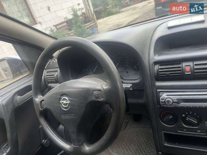 Универсал Opel Astra 2001 в Хусте