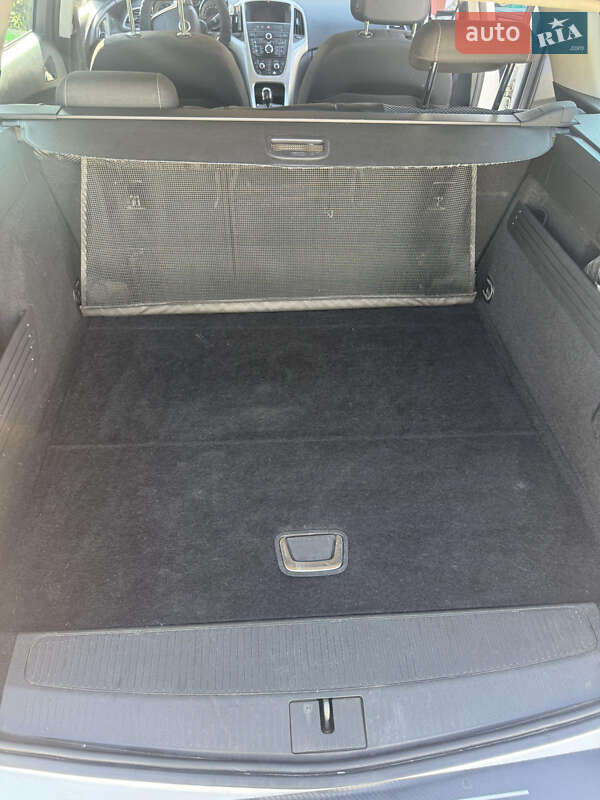 Универсал Opel Astra 2011 в Стрые