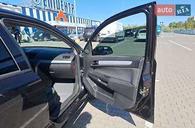 Хэтчбек Opel Astra 2004 в 