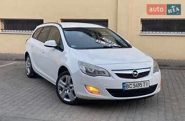 Универсал Opel Astra 2011 в 