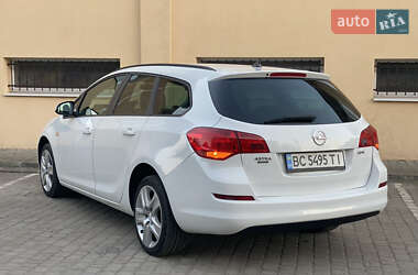 Универсал Opel Astra 2011 в 