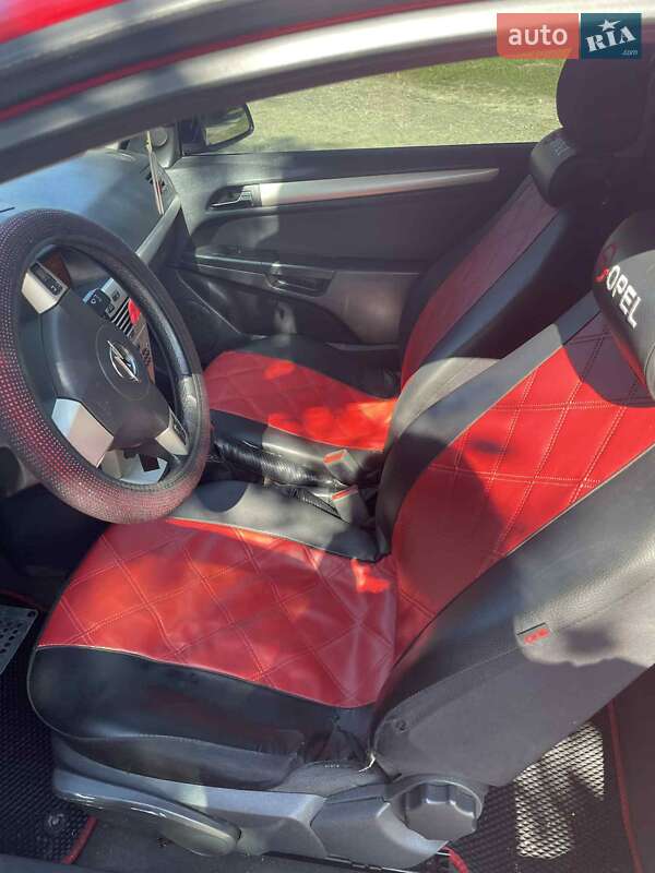 Купе Opel Astra 2008 в Львове