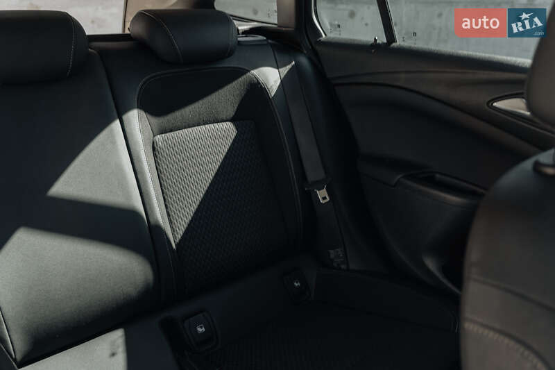 Универсал Opel Astra 2018 в Киеве фото 20 Универсал Opel Astra 2018 в Киеве