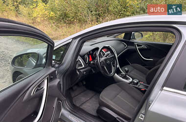 Хэтчбек Opel Astra 2010 в 