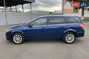 Универсал Opel Astra 2010 в 
