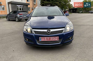 Универсал Opel Astra 2010 в 