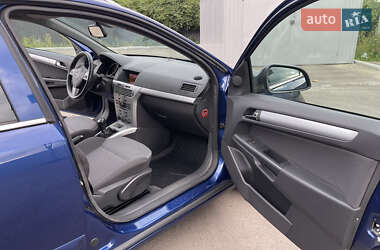 Универсал Opel Astra 2010 в 