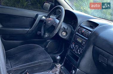 Седан Opel Astra 2000 в 