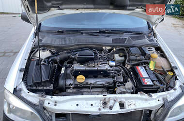 Седан Opel Astra 2000 в 