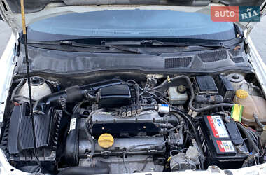 Седан Opel Astra 2000 в 