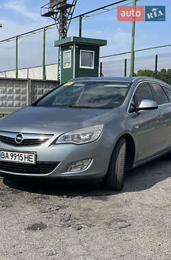 Універсал Opel Astra 2010 в Олександрії