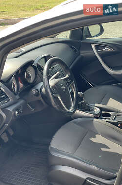 Универсал Opel Astra 2010 в Александрие