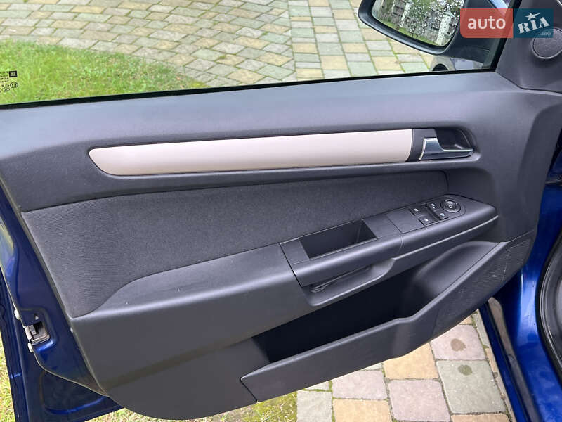 Универсал Opel Astra 2008 в Яворове