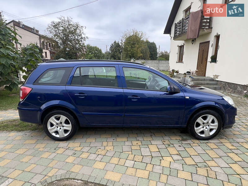Универсал Opel Astra 2008 в Яворове