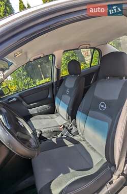 Седан Opel Astra 2006 в Рівному
