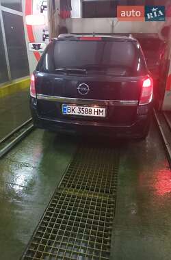 Универсал Opel Astra 2007 в Ровно