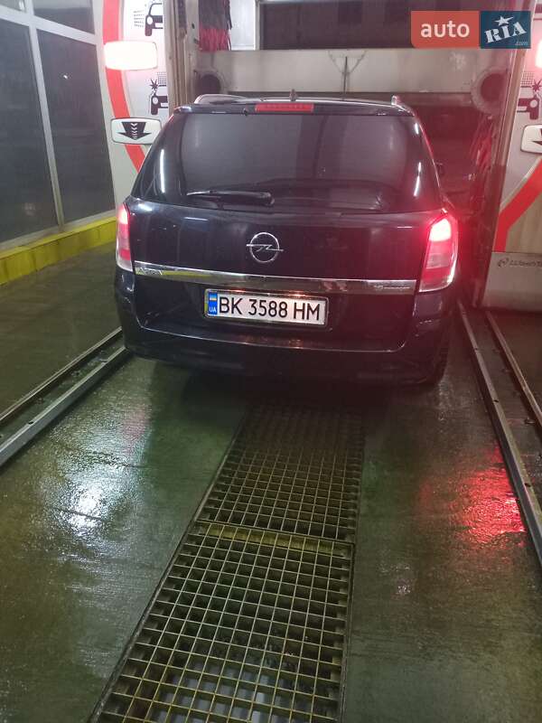 Универсал Opel Astra 2007 в Ровно