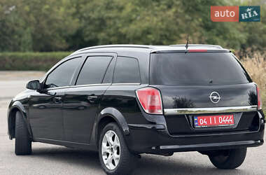 Универсал Opel Astra 2006 в 