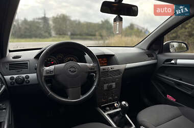 Универсал Opel Astra 2006 в 