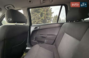 Универсал Opel Astra 2006 в 