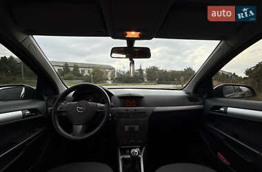 Универсал Opel Astra 2006 в 