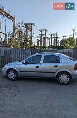 Хэтчбек Opel Astra 2002 в 