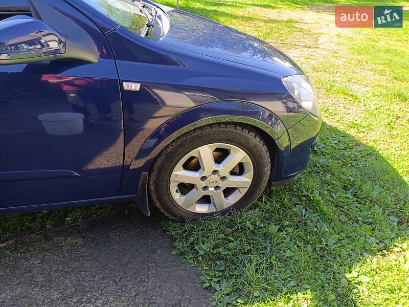 Универсал Opel Astra 2005 в Долине