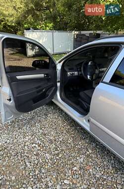 Универсал Opel Astra 2007 в 