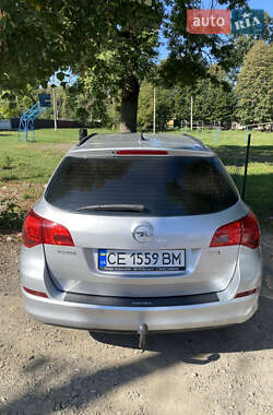 Универсал Opel Astra 2012 в 