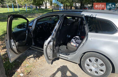 Универсал Opel Astra 2012 в 