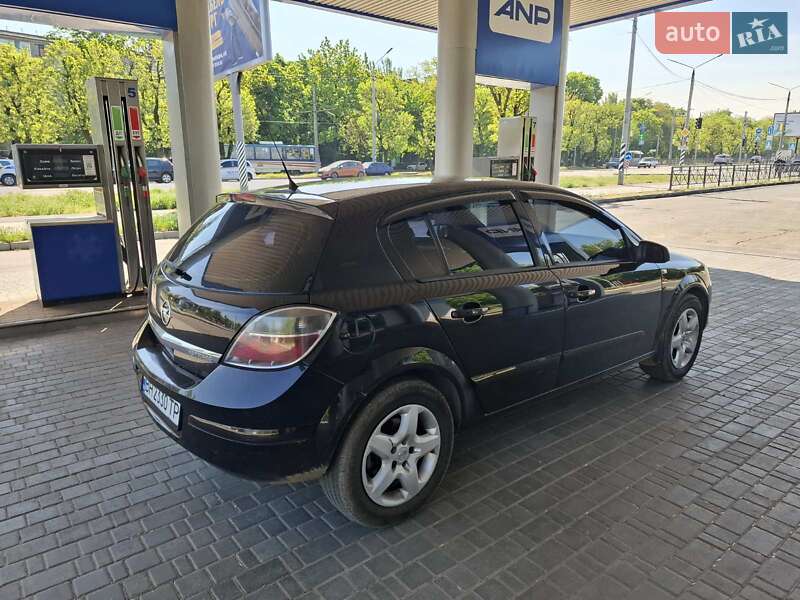 Хэтчбек Opel Astra 2008 в Николаеве