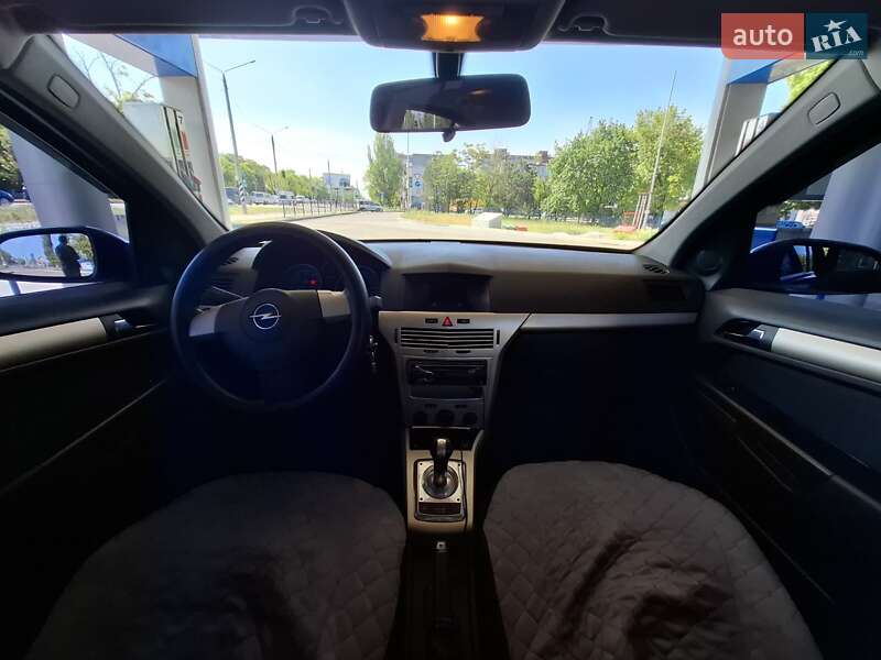 Хэтчбек Opel Astra 2008 в Николаеве