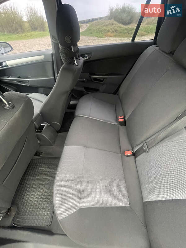 Универсал Opel Astra 2008 в Ивано-Франковске