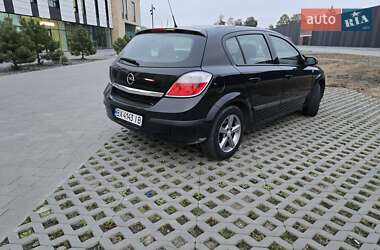 Хэтчбек Opel Astra 2006 в 