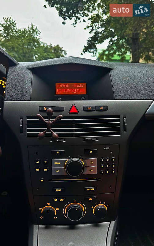 Универсал Opel Astra 2006 в Львове
