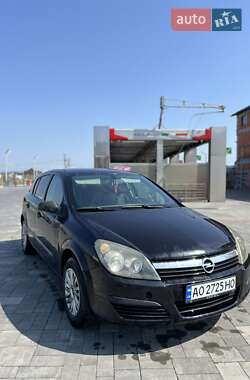 Хэтчбек Opel Astra 2006 в Хусте