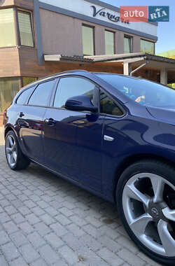 Универсал Opel Astra 2011 в 