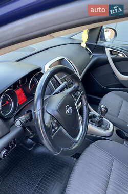 Универсал Opel Astra 2011 в 