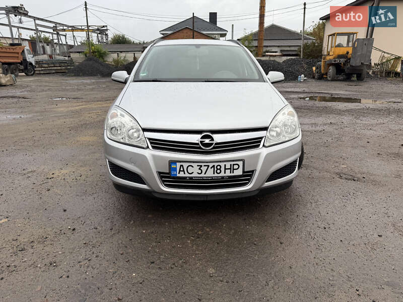 Универсал Opel Astra 2008 в Луцке