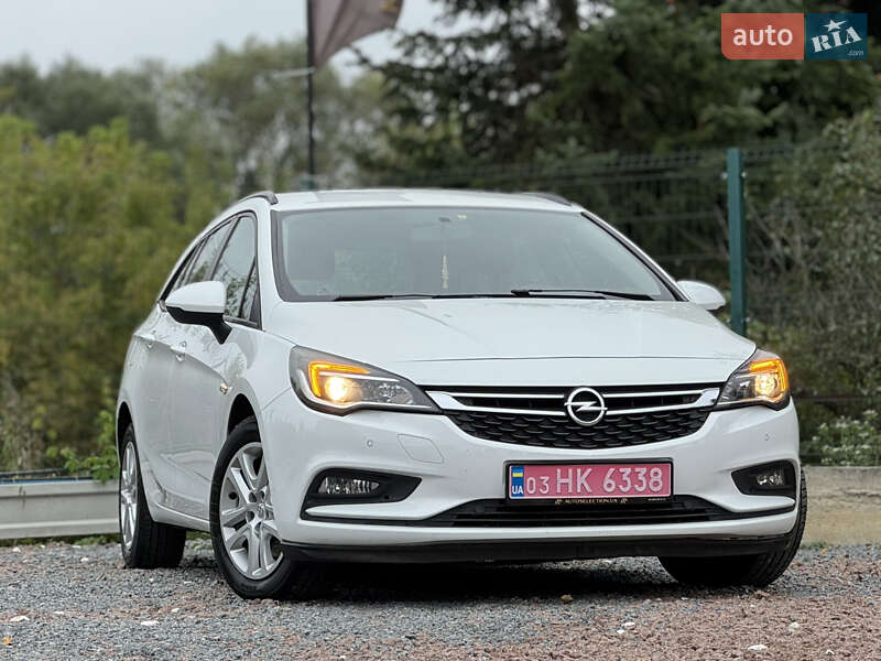 Универсал Opel Astra 2017 в Дрогобыче