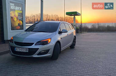 Универсал Opel Astra 2012 в 
